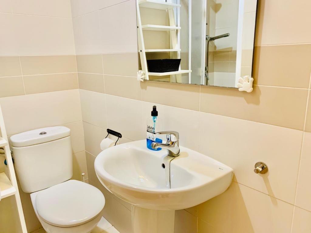 Apartamento Carvajal Beach Fuengirola Kültér fotó